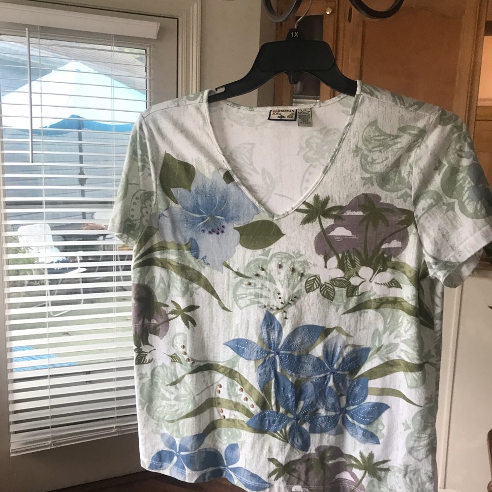 Caribbean Joe beaded t shirt.. Size Large